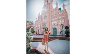 Nhà thờ Con Gà – Đà Nẵng sở hữu kiến trúc cùng màu sắc độc đáo đầy thu hút